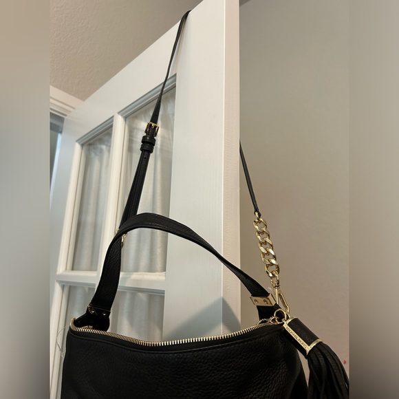Michael Kors Large Zip Hobo Bag with Tassle - Picture 2 of 6